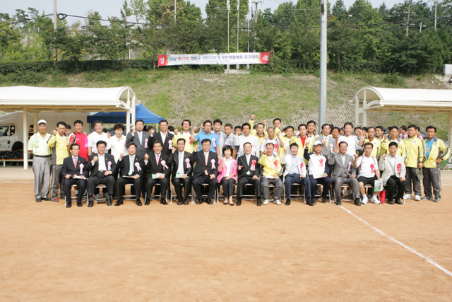 제32회 성동구 연합회장기 생활체육 축구대회(4) 이미지(1)