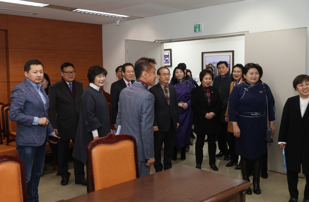 몽골 바이양걸구 대표단 의회 방문 이미지(10)