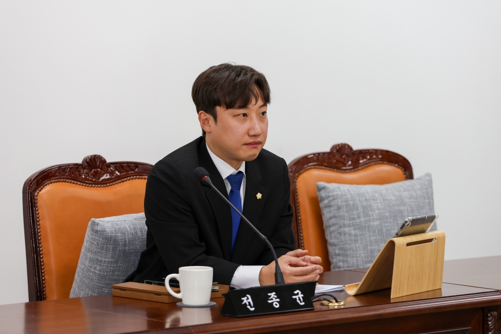 제284회 임시회 개회중 의회운영위원회(제1차) 이미지(5)