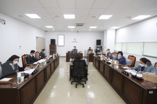 제256회 제2차 정례회 폐회중 의회운영위원회 대표이미지